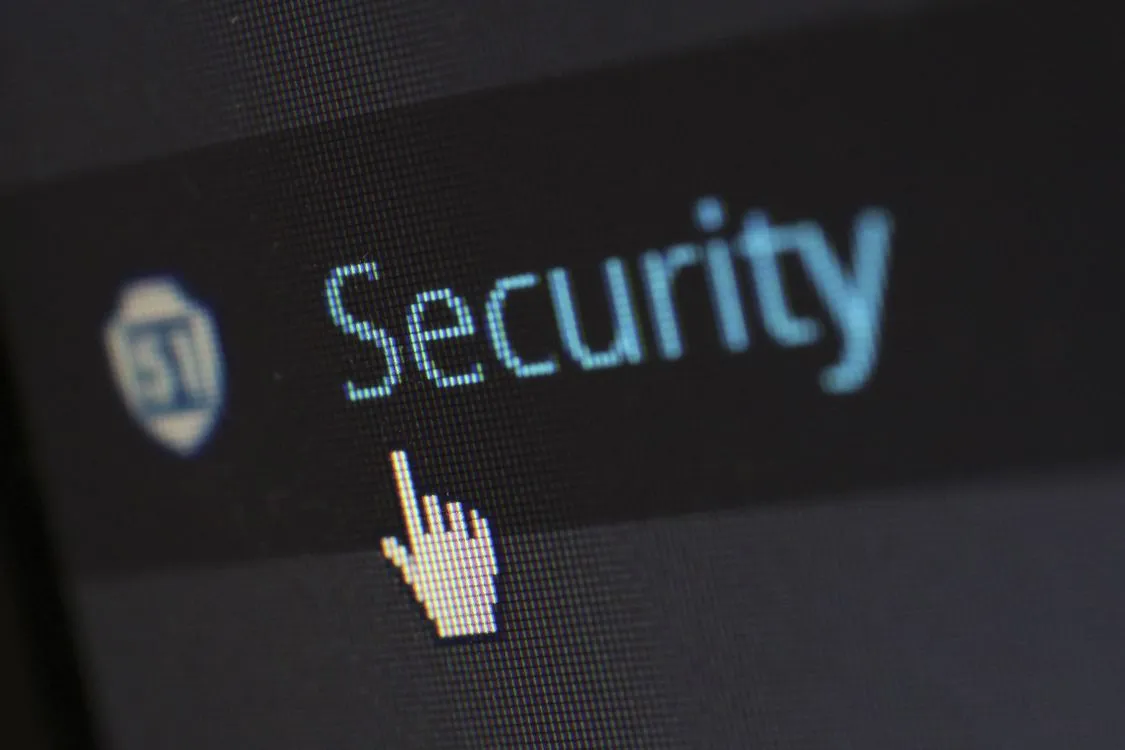 Illustration of a digital security warning, representing the threat toxic backlinks pose to a website's reputation.