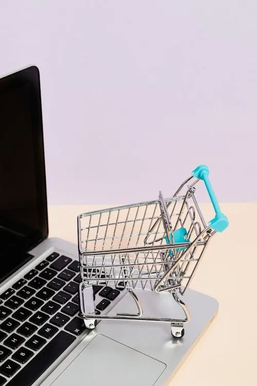 How to increase ecommerce conversion rate: a smooth online shopping experience that lifts conversions for an eCommerce shop